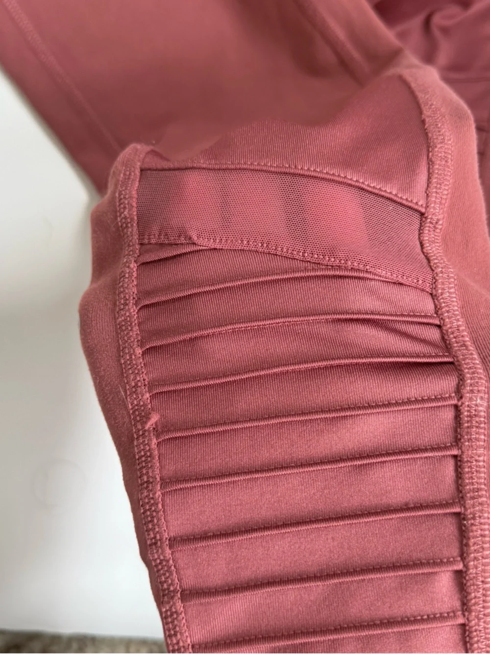 ALO Yoga Moto High Waist Ribbed Mesh Panel Leggings Cherry Sz Small Yoga Gym